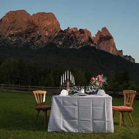 Gasthof Zum Schlern ฟีแอ ภายนอก รูปภาพ